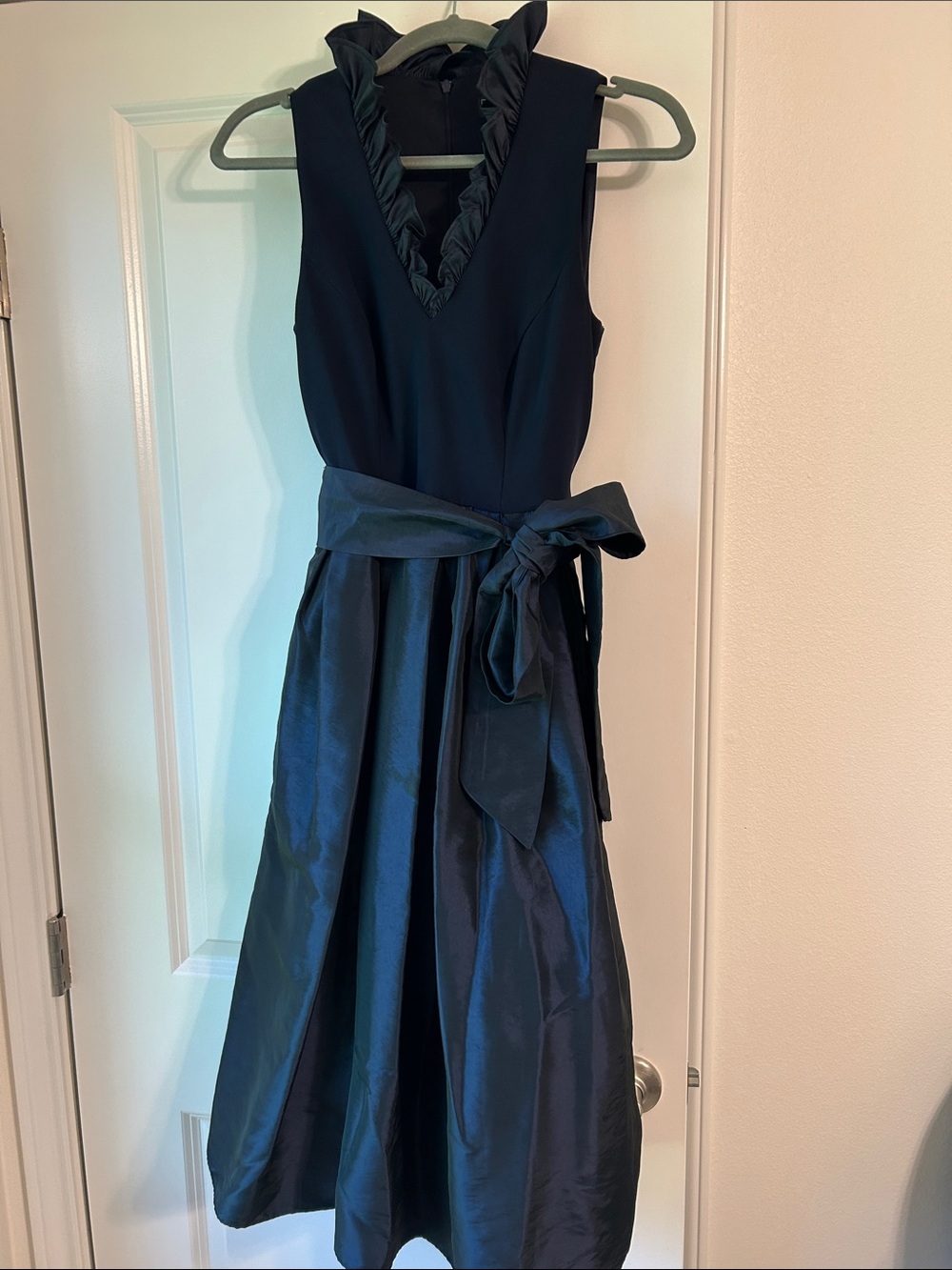 Jessica Howard Navy Blue Dress with Zipper and Branded Label